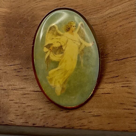 Vintage Guardian Angel Lapel Pin Oval Religious Christian Ethereal Mid Century - Picture 5 of 5